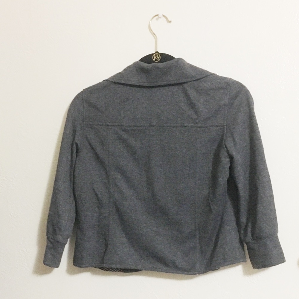 Gray Buttoned Collar Cropped Jacket - image 2